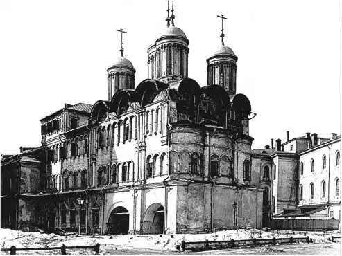 Бывший Патриарший а теперь Синодальный дом перед 1917 годом включал в себя - фото 120