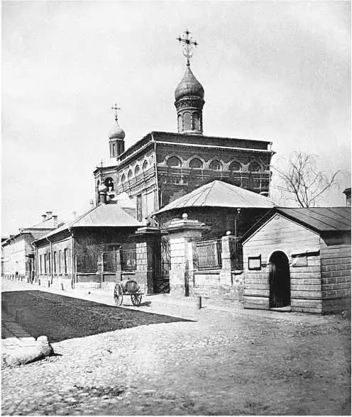 Редкое трехглавое завершение храма символизировало Святую Троицу Несколько - фото 236