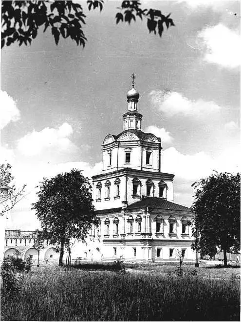 Монастырь закрыли в 1918 г монахи были выселены а постройки передали в - фото 237