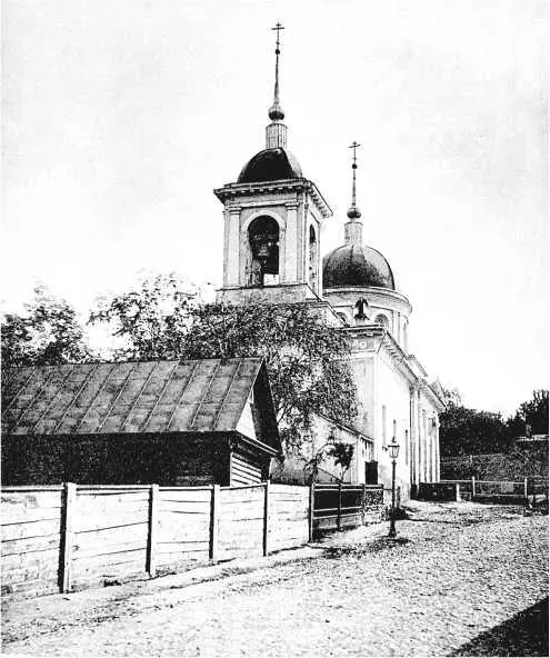 После закрытия храм обезглавили было утрачено церковное убранство живопись в - фото 274