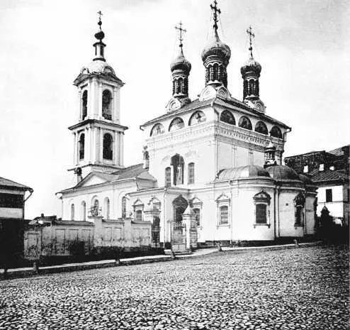 В 1807 г разобрали старую трапезную и колокольню и к 1810 г построили новые - фото 307