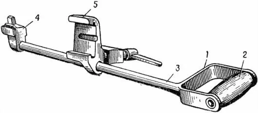 Рис 58Рукоятка перезаряжания 1 скоба 2 деревянная ручка 3 стержень - фото 60
