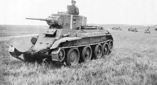 Танки БТ7 6й танковой бригады выходят на рубеж атаки Две белых полосы - фото 61