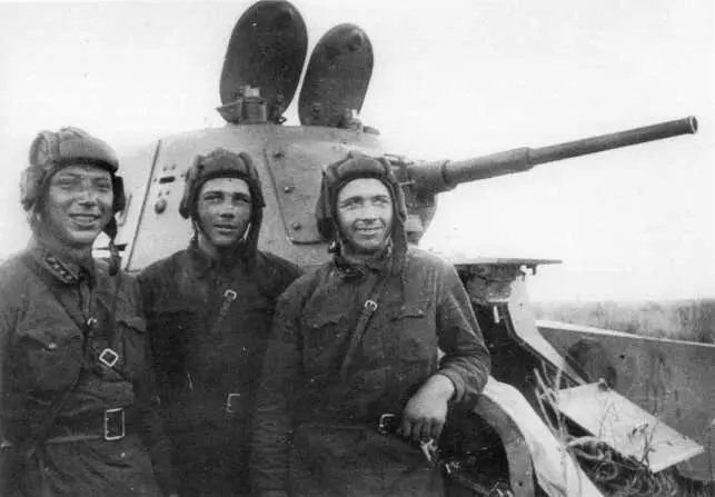 Экипаж танка БТ7 участники боев с японцами на реке ХалхинГол Август 1939 - фото 74