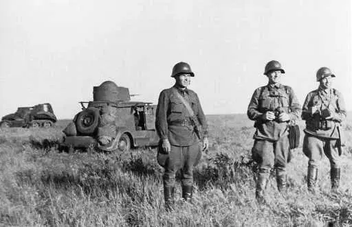 Командиры уточняют боевую задачу Июльавгуст 1939 года предположительно 8я - фото 95