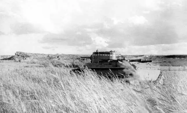 Танк БТ7 на позициях в районе реки ХалхинГол Август 1939 года Скорее всего - фото 111