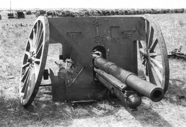 Сборный пункт трофеев 1й армейской группы 77мм орудие образца 1911 года - фото 129