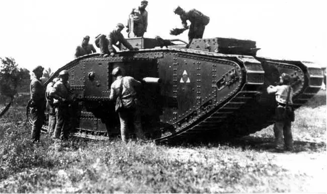 Обслуживание танка MKV Рикардо после маневров Московский военный округ - фото 137