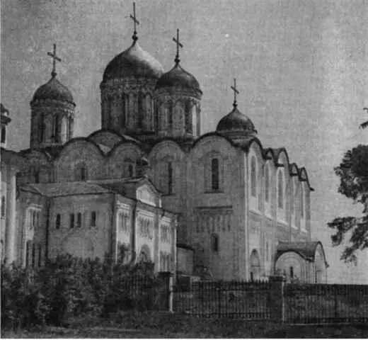 Успенский собор Конец XII в Кроме того к этому времени создается еще одна - фото 156