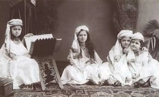 Рис В20 Фотография дочерей египетского хедифа Абасса Хилми Паши сделанная в - фото 21