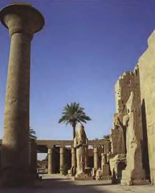 Карнакский храм Первый двор храма Фотография 2002 года Карнакский храм - фото 216