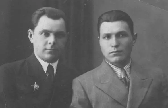 Георгий Ситников и Константин Лузиков Георгий Ситников в госпитале после - фото 15