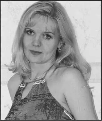 Елена Никитина Алена Никитина с братом Алексюшей самым юным в семействе - фото 59