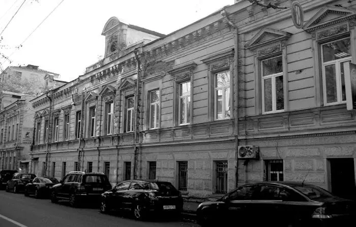 Особняк Голицына на Новой Басманной Говорили будто Пукирев сам пережил - фото 30