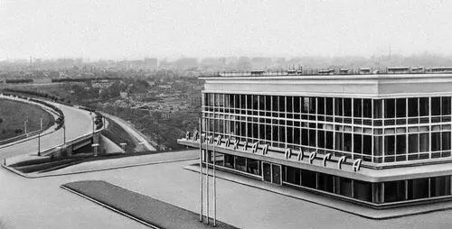 Рис 2 Здание автовокзала в Одессе 1964 Архитекторы А М Милецкий И Н - фото 225