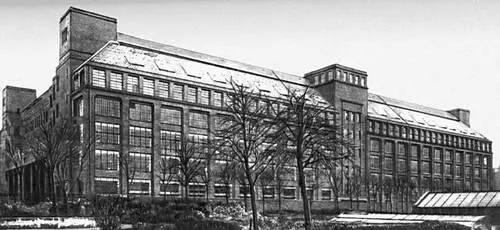 Фабрика высоковольтного оборудования фирмы АЭГ в Берлине 1910 Архитектор П - фото 404