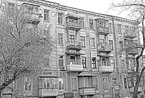 Дом где жил В П Глушко Бюст дважды Герою Социалистического труда В П - фото 127