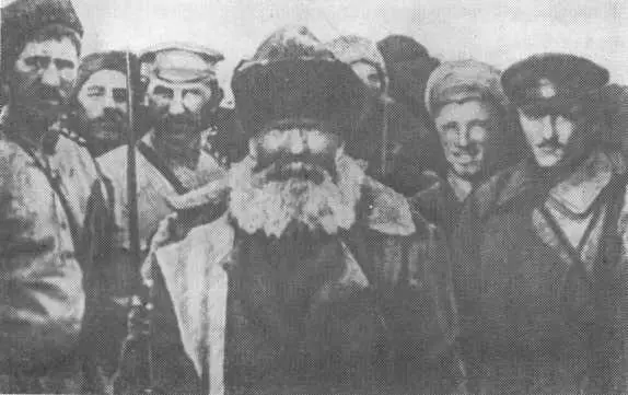 Самый старый из добровольцев вступивших в полки Чапаева в 1918 г Т Нефедов - фото 23