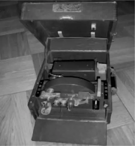 Репортажный шоринофон 1940 гиз архива Keith Melton Spy Museum Однако - фото 126