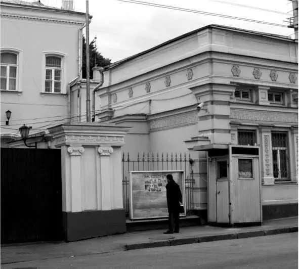 Советская милицейская будка из архива Keith Melton Spy Museum Однако среди - фото 158