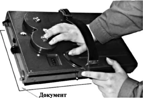 Фотокопировальный аппарат Корица из архива Keith Melton Spy Museum Для - фото 85