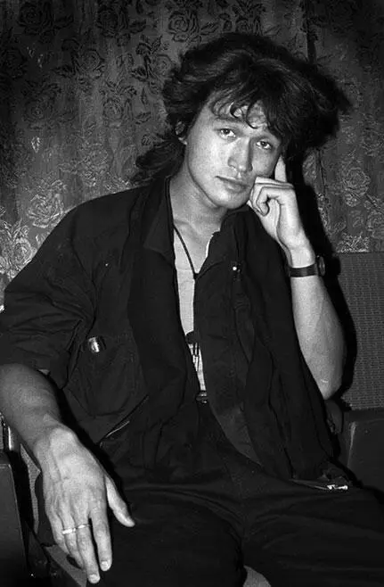 Виктор Цой в Одессе 1988 год Фото Юрий Бойко По словам Нугманова Сергей - фото 30