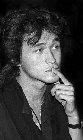 Виктор Цой в Одессе 1988 год Фото Юрий Бейко Наконец часть зрителей - фото 32