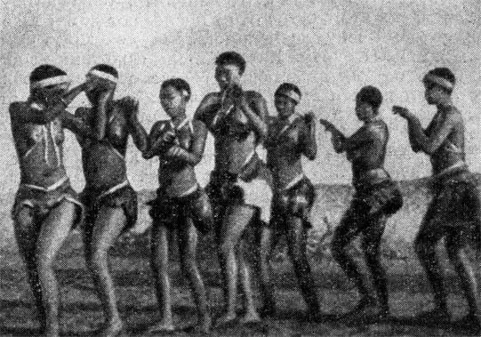 Рис 122 Танец бушменок Пайпер совсем не удивился когда увидел что у - фото 7