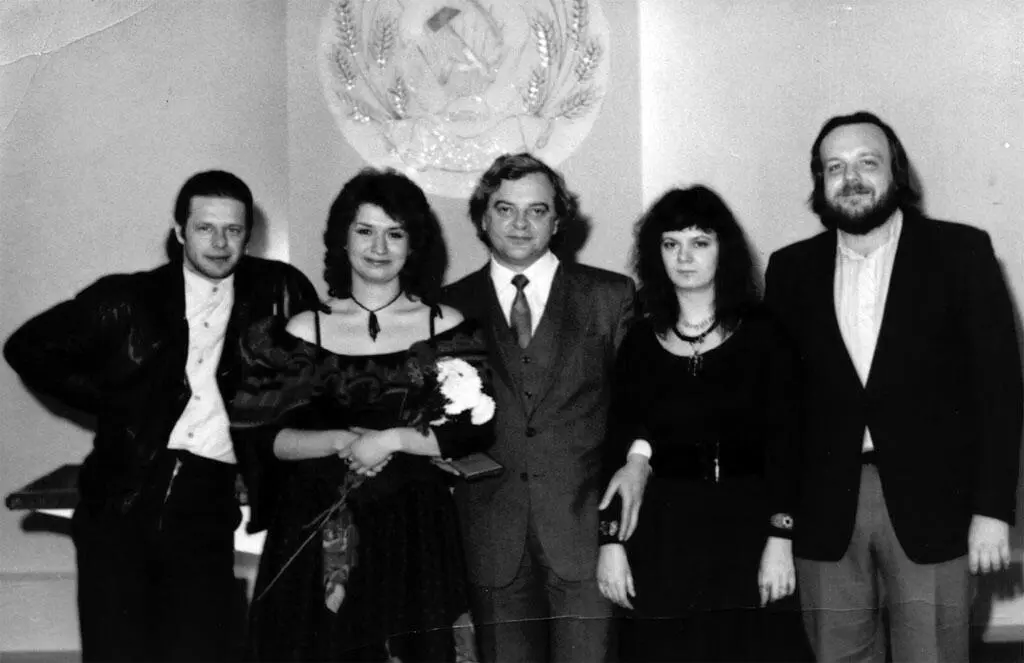 А потом мы пошли в квартиру родителей невесты где прошло официальное - фото 13