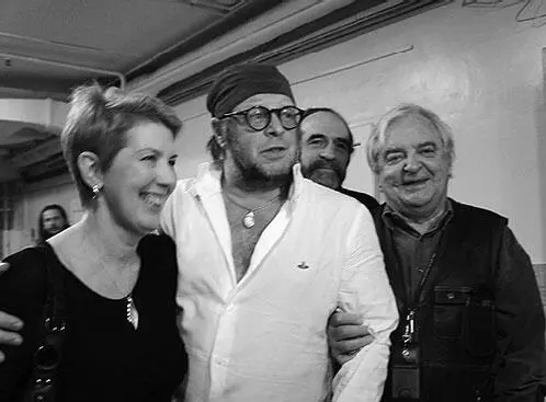 Наташа Веселова экскуратор рокклуба БГ и Джордж 50 лет великого Октября - фото 51
