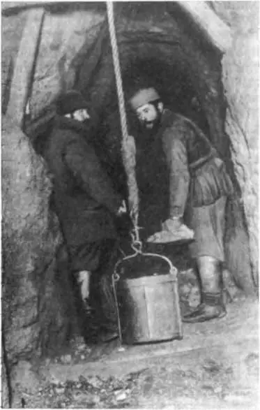 Подъем руды на гора в руднике Шмаковоц Криворожский бассейн 19081909 гг - фото 33