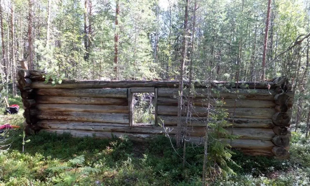Малая постройка на Круглом озере полуостров Киндо Фото автора 3 Малый барак - фото 4