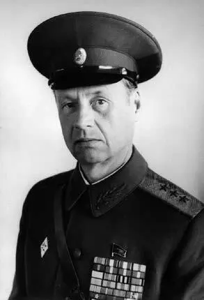 друг другу Командующий 38й армией генерал Александр Майоров в 1968и в - фото 29