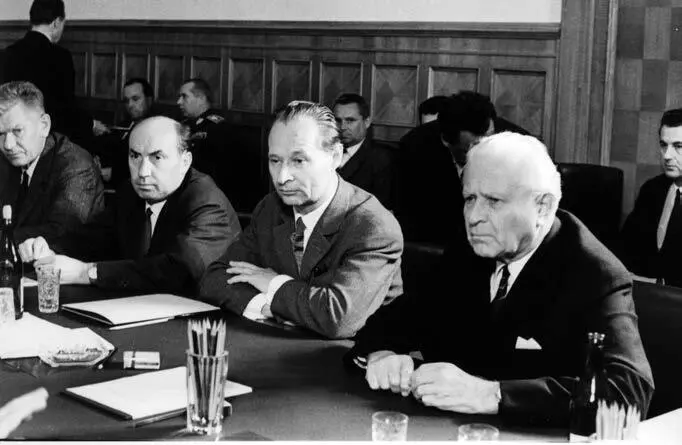 Фотографии к главе 8 Кремль на переговорах 2326 августа 1968 Встреча - фото 36