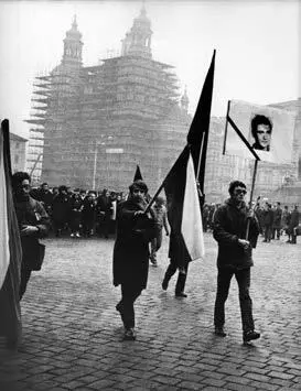 Фотографии к главе 10 Прага 22 августа 1968 Подавленность населения после - фото 55