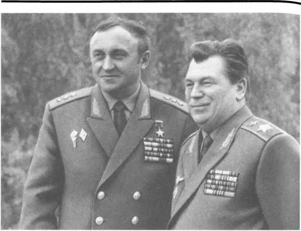 Октябрь 1991го Звездный час героев августа министра обороны СССР маршала - фото 16
