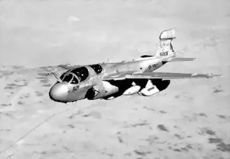 Палубный самолет РЭБ EA6B Prowler Авиационный налет будет состоять по - фото 63