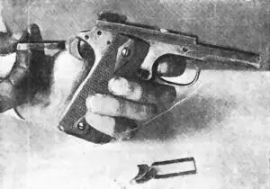 Рис 22 Рис 23 В Сборка пистолета после полной разборки Ведется в - фото 22