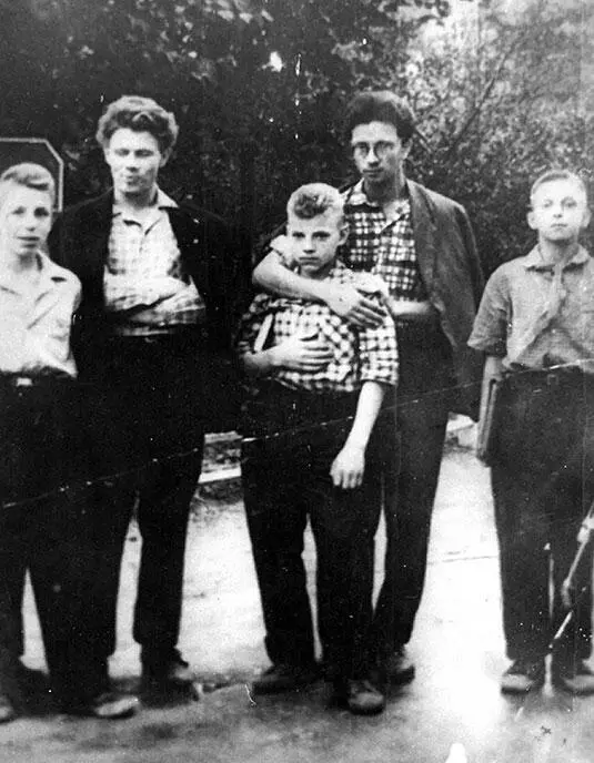 И Габай и В Лебедев на педагогической практике в колонии для - фото 2
