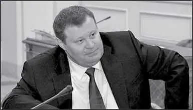 Владимир Устинов уделяет в книге много внимания запущенности военноморского - фото 90