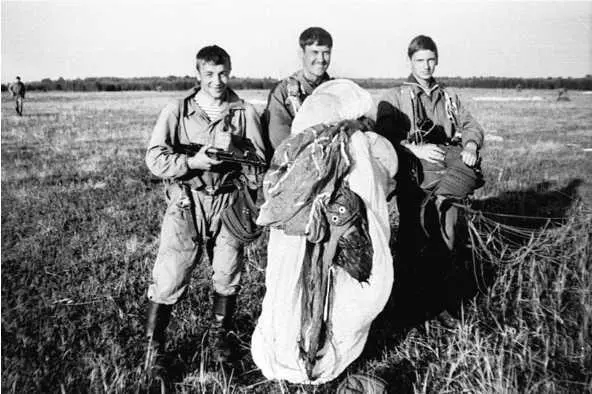 На площадке приземления Когда я добрался до цели от радости не осталось и - фото 10