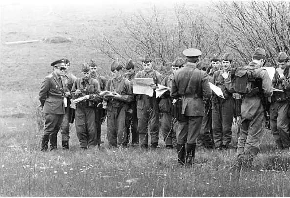 Занятия по тактикоспециальной подготовке3й взвод 1983 года выпуска Трупный - фото 27