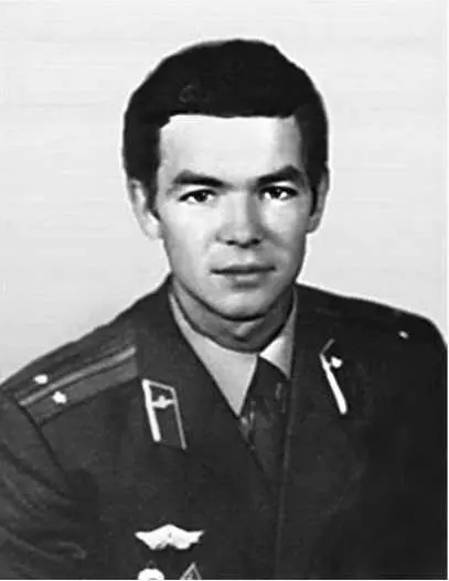 Лейтенант Тупик Замполиту 3й роты старшему лейтенанту Александру Дранице была - фото 44
