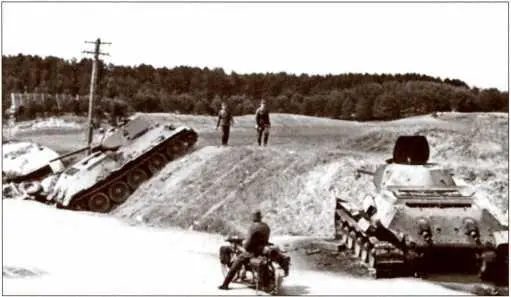 Т34 5й танковой дивизии РККА Район Алитуса июнь 1941 г Тогда в самом - фото 79