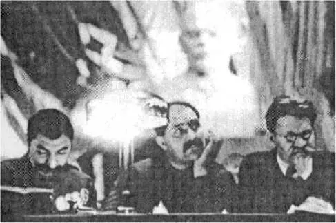 С М Буденный Л М Каганович М И Калинин на одном из кремлевских - фото 72