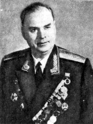 Бывший начальник штаба 321го полка генералмайор Г В Малюга послевоенный - фото 25