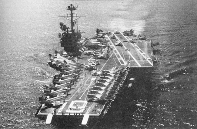 Авианосец ВМС США Хэнкок фото ВМС США 1983 октябрь 23 Самоубийственная - фото 271