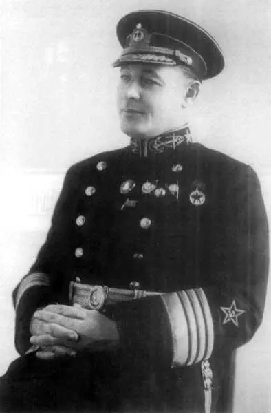 Нарком ВМФ адмирал НГ Кузнецов Москва 1941 г Родители НГ Кузнецова - фото 19