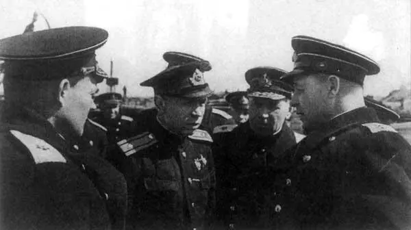 СС Рамишвили МИ Москаленко и НГ Кузнецов Баку 3 апреля 1943 г - фото 28