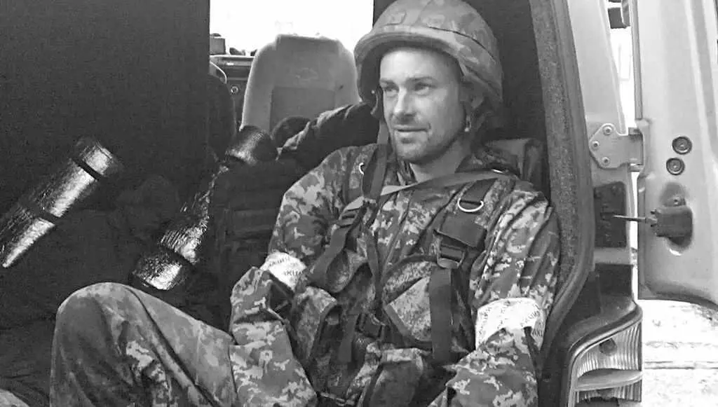 Олег Бирюк позывной Якут Начался очередной артобстрел Дэн спустился в - фото 61